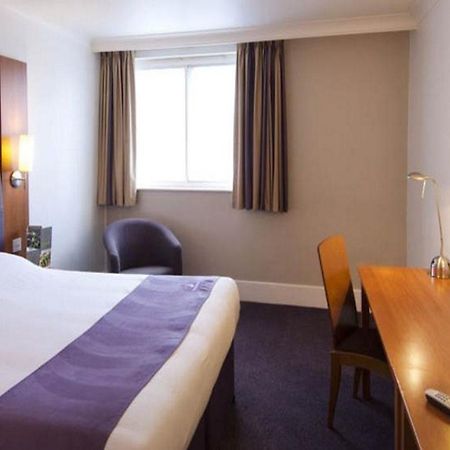 Premier Inn Kettering Bagian luar foto