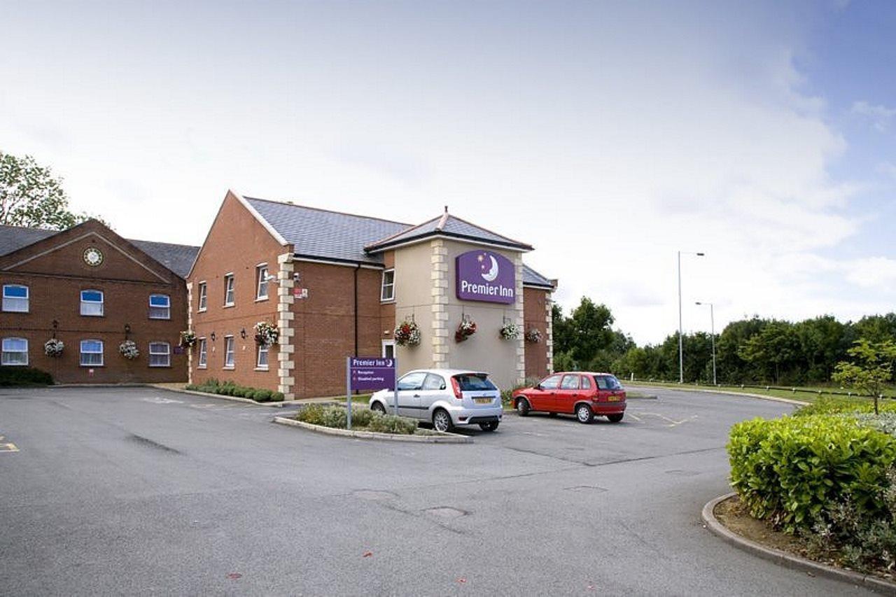 Premier Inn Kettering Bagian luar foto