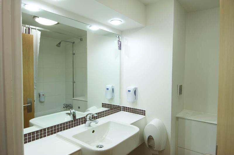 Premier Inn Kettering Bagian luar foto