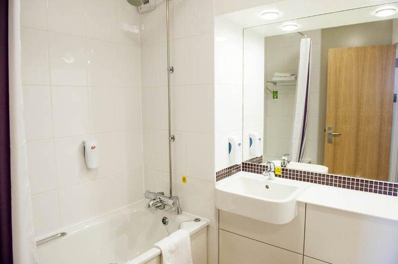 Premier Inn Kettering Bagian luar foto